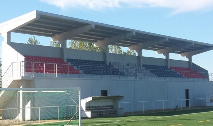 BANCADA NO SINTÉTICO 2 DO COMPLEXO DESPORTIVO FERNANDO MAMEDE, EM BEJA
