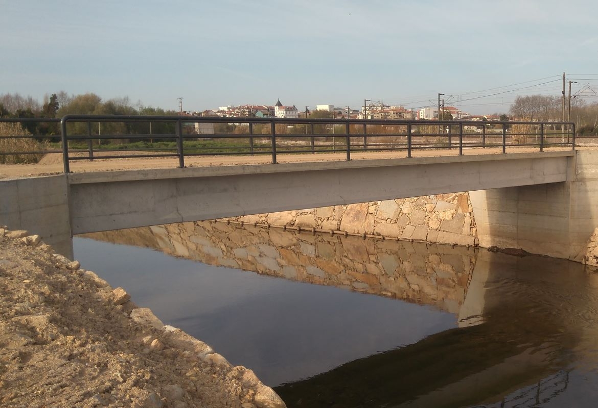 CONSTRUCTION OF THE PORTO DE VACAS PONTOON IN ESTARREJA