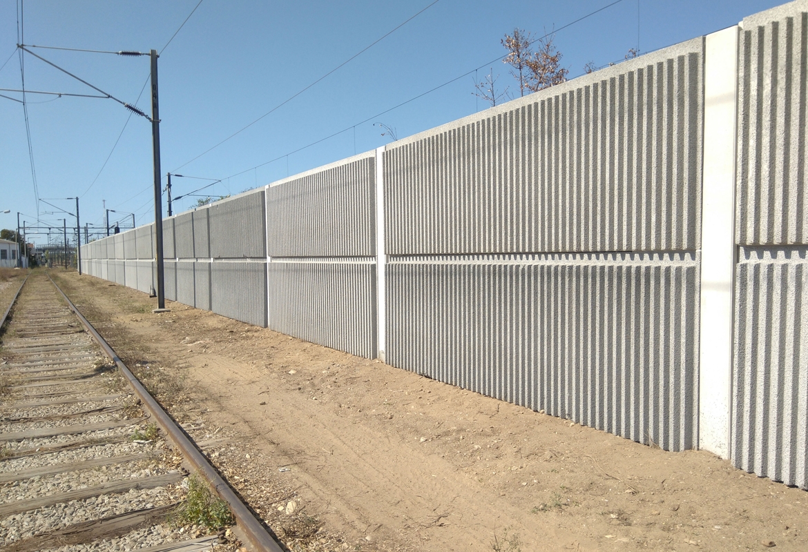 ÉCRANS ACOUSTIQUES EN BÉTON POUREUX DUBLEMENT ABSORBENTS POUR LE CLIENT NAVIGATOR PULP CACIA, S.A.