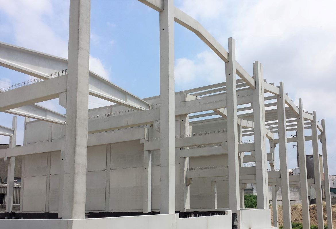  PREFABRICATED CONCRETE STRUCTURES FOR INDUSTRIAL BUILDINGS