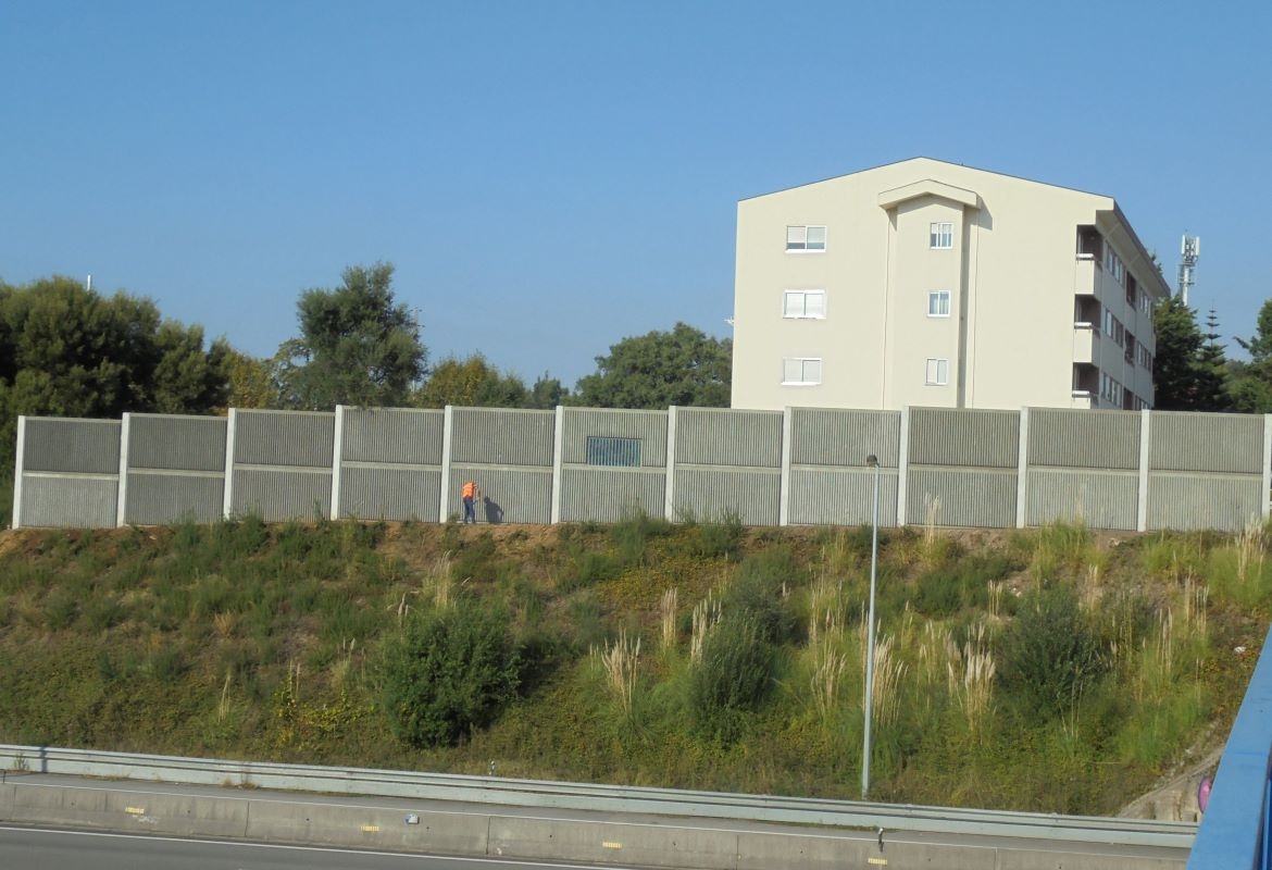 INSTALACIÓN DE PANTALLAS ACÚSTICAS EN LA CONCESIÓN “GRANDE PORTO” (A4, A4-1 y A41), CONCESIÓN “GRANDE LISBOA” (A16) Y EN LA CONCESIÓN “BEIRA ALTA” (A17 y A25)