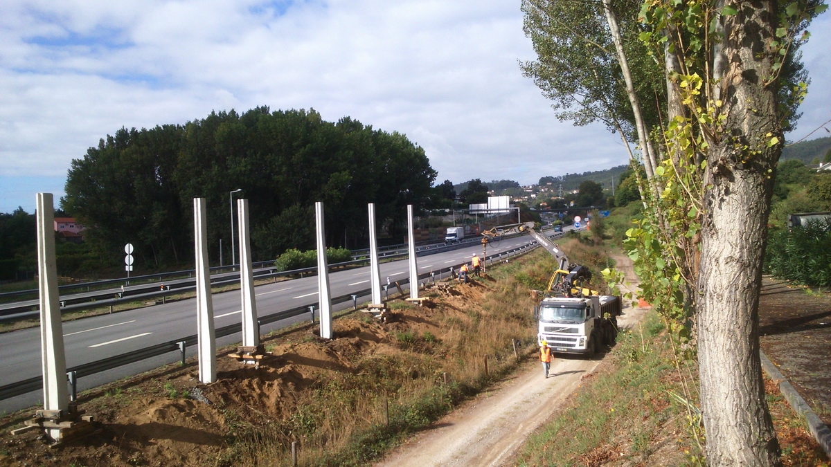 BARREIRAS ACÚSTICAS DE BETÃO MADEIRA NO SUBLANÇOS BALTAR / PAREDES / GUILHUFE DA A4 – AUTO-ESTRADAS PORTO / AMARANTE