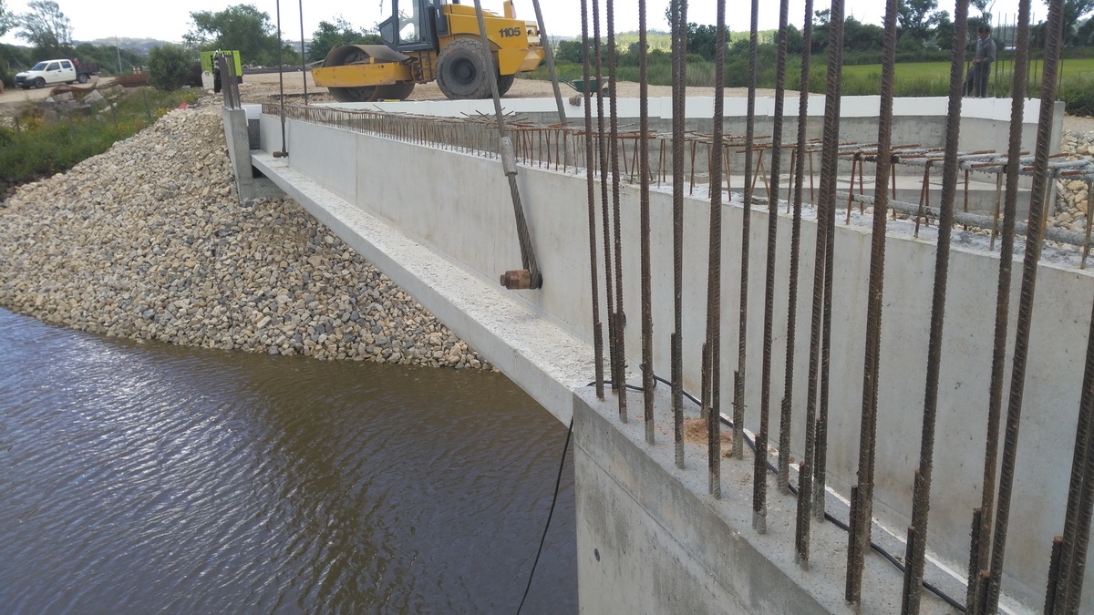 CONCEÇÃO / CONSTRUÇÃO DE PONTÃO NA FIGUEIRA DA FOZ