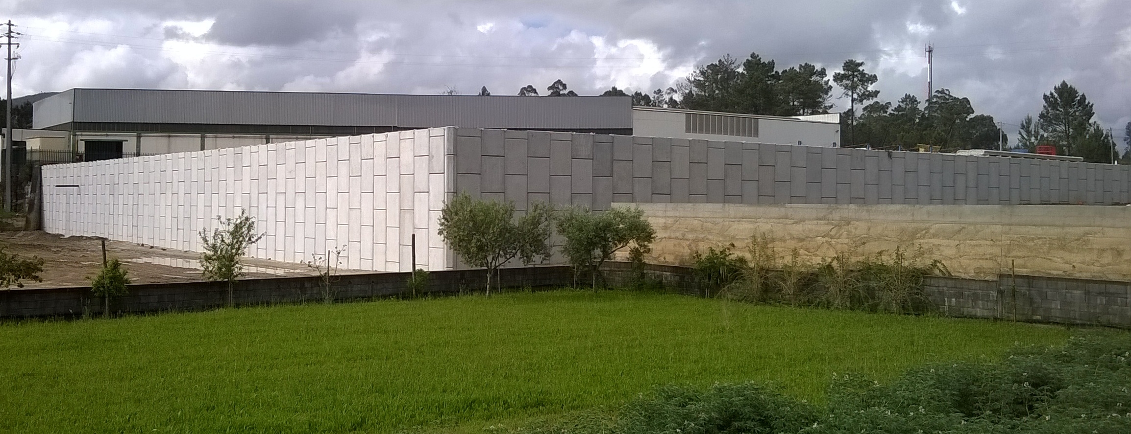 “SMART WALL” REINFORCED EARTH RETAINING WALLS FOR DUARTESFER, LDA. IN BARCELOS – PORTUGAL