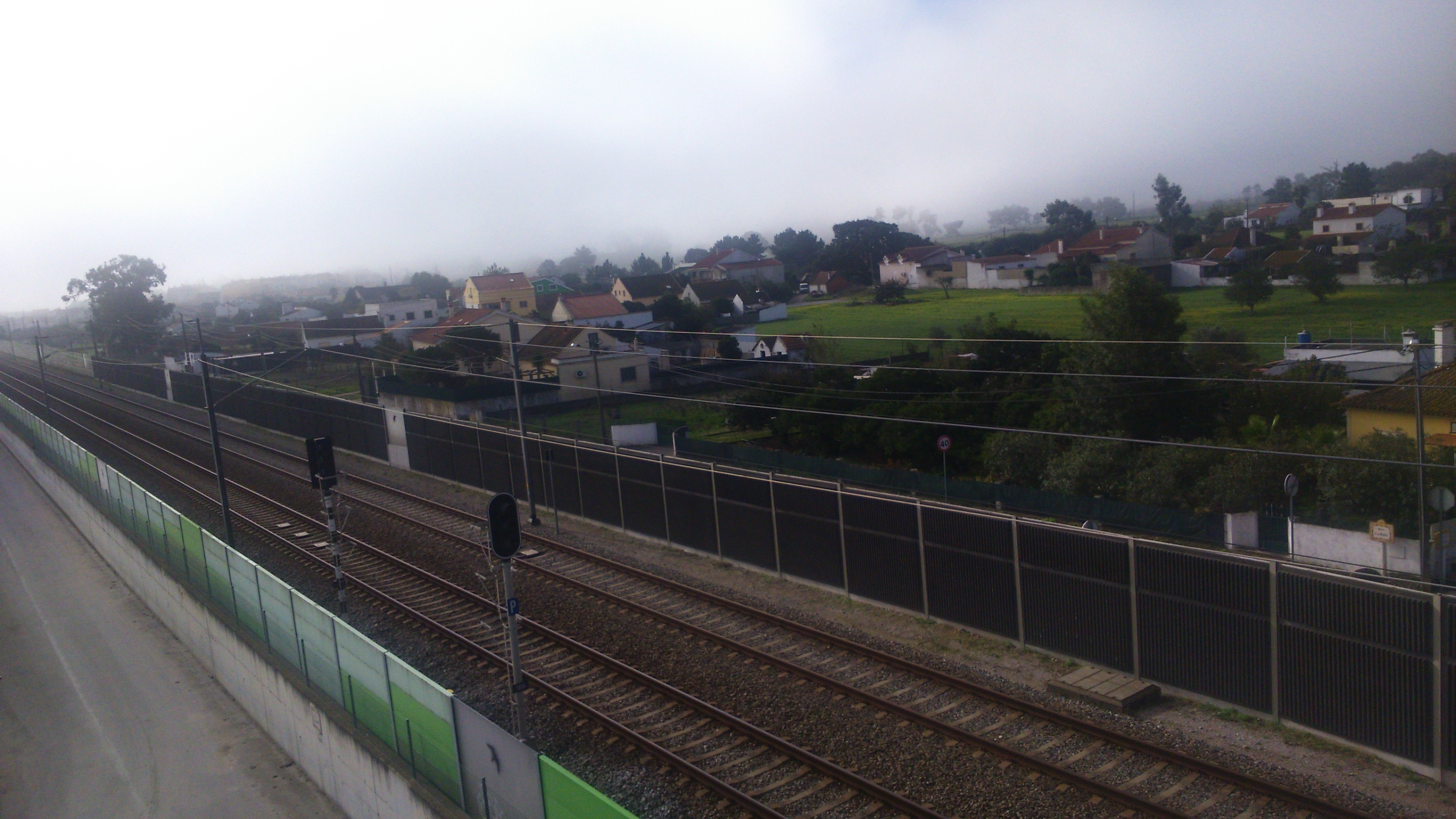 FOURNITURE ET APPLICATION DES BARRIERES ACOUSTIQUES DE LA LIGNE DU SUD (CMS) ET LA LIGNE DE SINTRA (CML)