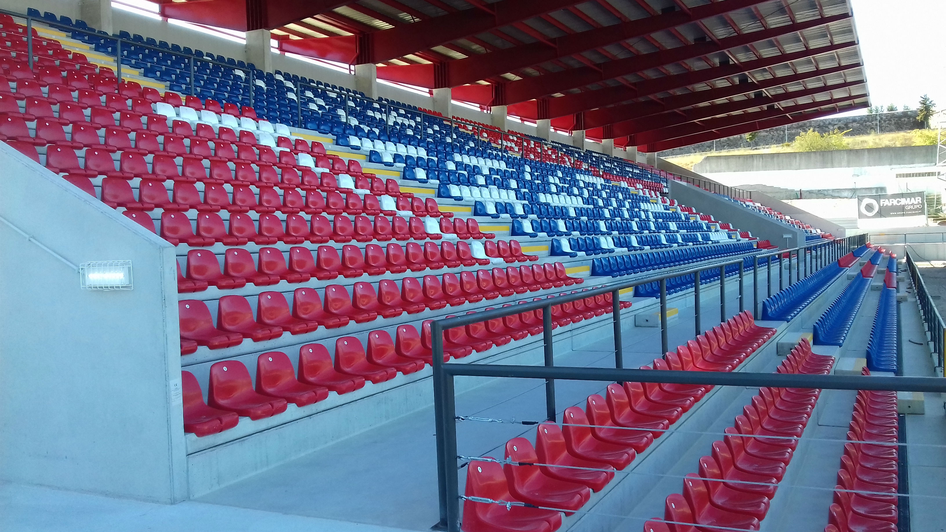 BANCADA SUL DO ESTÁDIO MUNICIPAL ENG.º MANUEL BRANCO TEIXEIRA DO GRUPO DESPORTIVO DE CHAVES