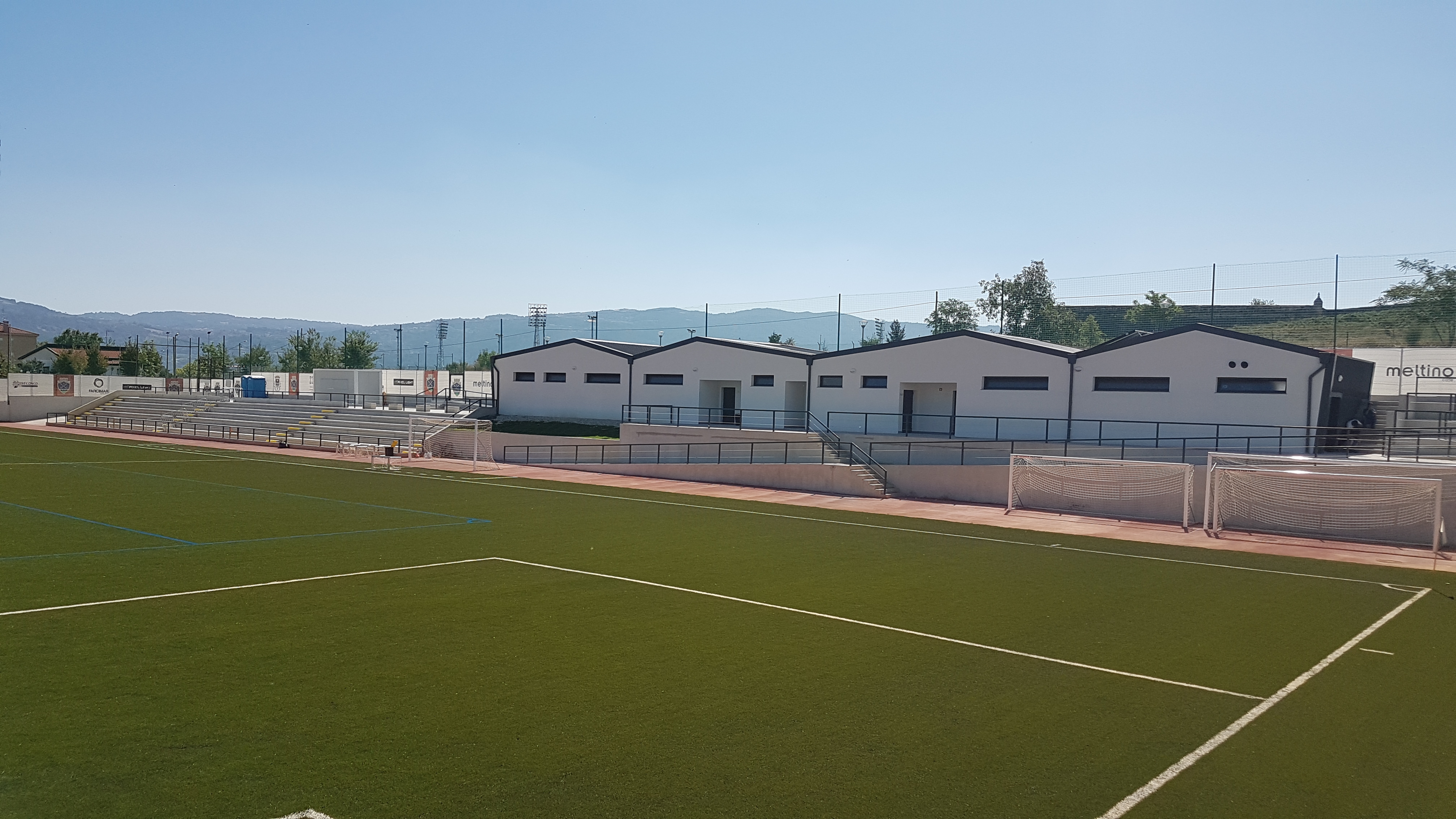 CONSTRUCCIÓN DEL COMPLEJO DEPORTIVO FRANCISCO CARVALHO EN CHAVES