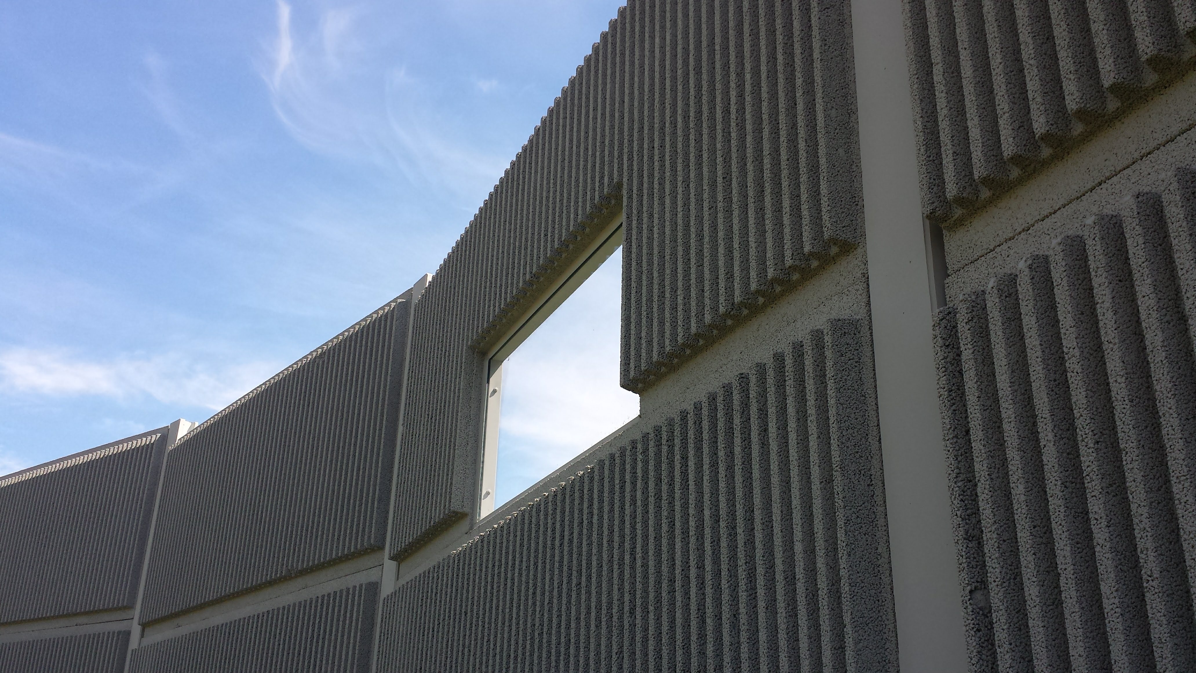 NOISE BARRIERS IN THE CARVALHOS / SANTO OVÍDEO STRETCH OF THE A1- MOTORWAY OF THE NORTH 