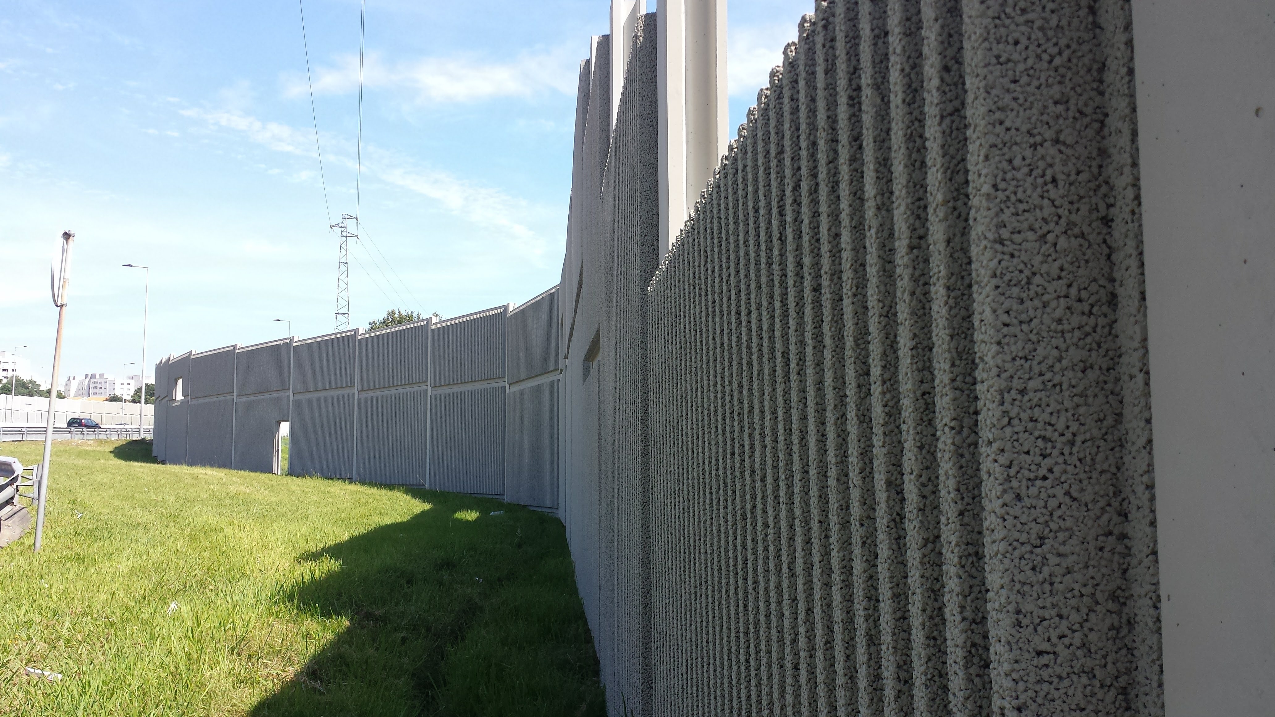 NOISE BARRIERS IN THE CARVALHOS / SANTO OVÍDEO STRETCH OF THE A1- MOTORWAY OF THE NORTH 