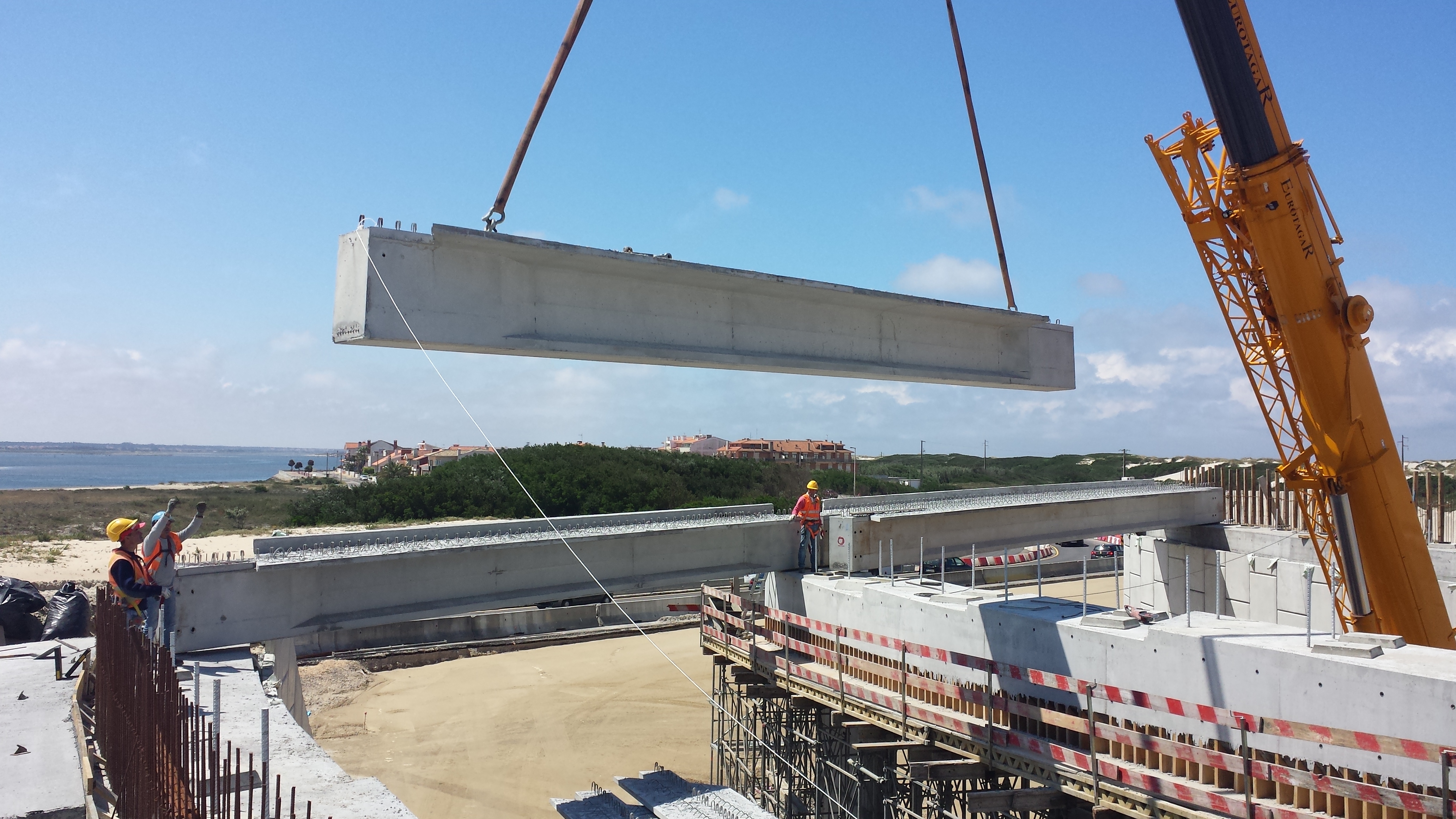 REMODELACIÓN DE LA GLORIETA “DA BARRA” EN “ÍLHAVO” – OBRA DE ARTE