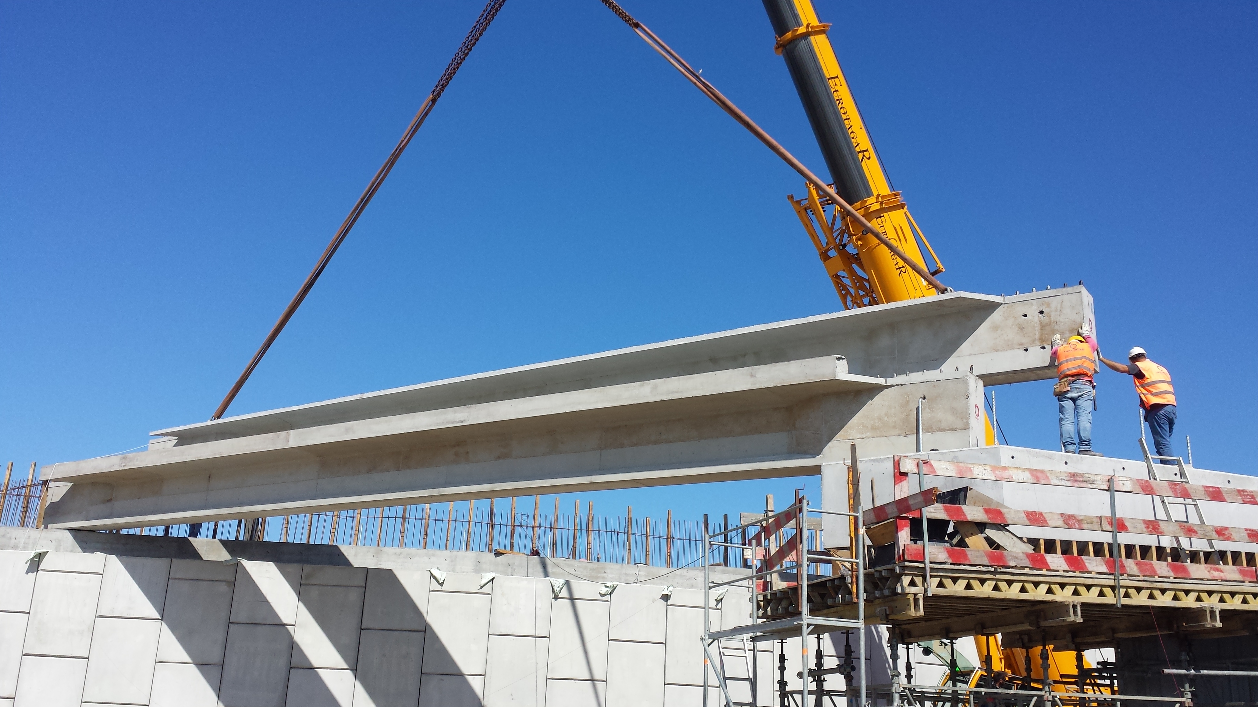 REMODELAÇÃO DA ROTUNDA DA BARRA EM ÍLHAVO – OBRA DE ARTE